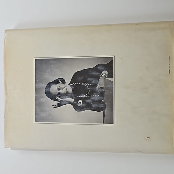 Allure by Diana Vreeland - Picture 4 of 10